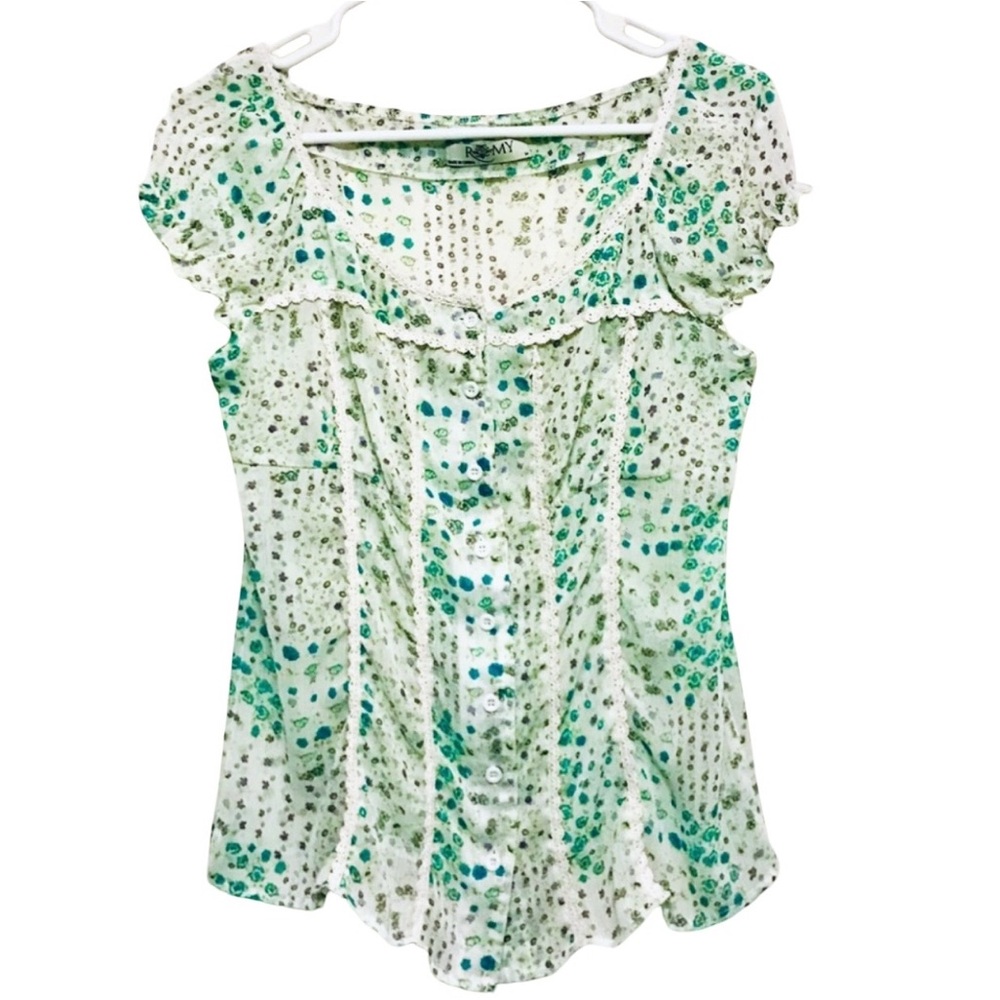 Romy Short Sleeve Button Down Floral Print Blouse with Lace Accents